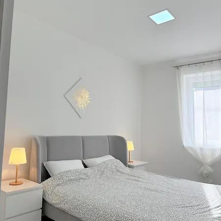 Aranyszárny Apartamento Gyula