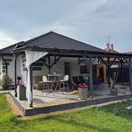 Apartament Aranyszarny *