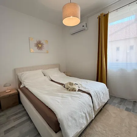 Aranyszarny Apartament *