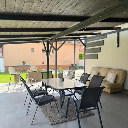 Apartament Aranyszarny Gyula